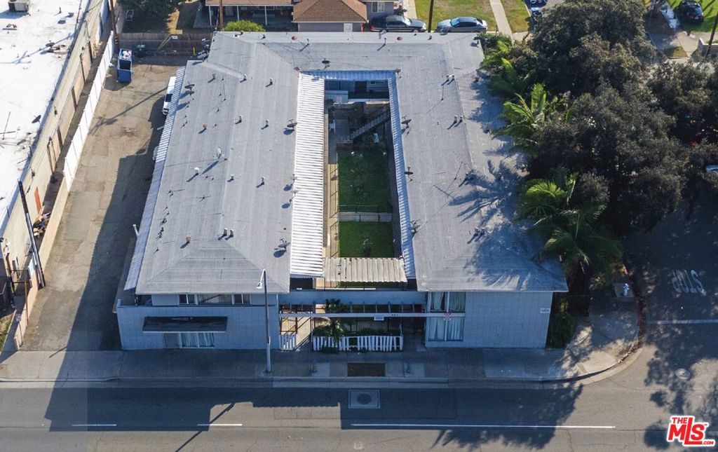 Residential Income for sale at 902 E 17th Street, Santa Ana CA and 18 baths