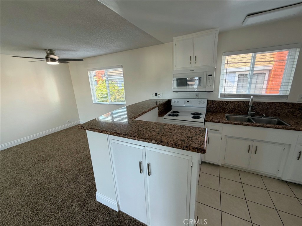 Residential Lease for rent at 931 W 19th Street 30, Costa Mesa CA featuring 1 bed and 1 bath