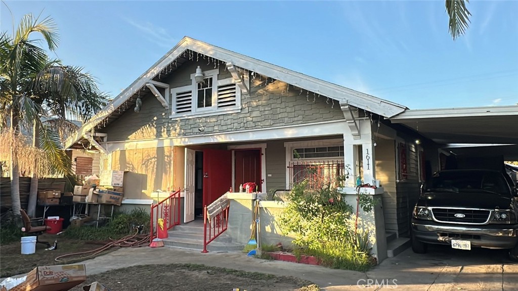Residential for sale at 1611 W 46th, Los Angeles CA featuring 6 beds and 3 baths