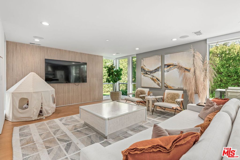 Residential Lease for rent at 2736 Armacost Avenue, Los Angeles, Los Angeles County CA featuring 5 beds and 3 baths