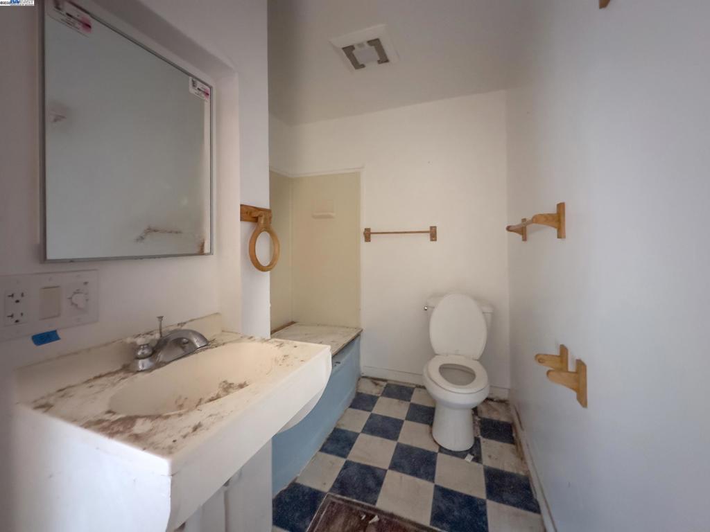 Residential for sale at 1770 Pleasant Hill Rd, Pleasant Hill CA featuring 2 beds and 2 baths