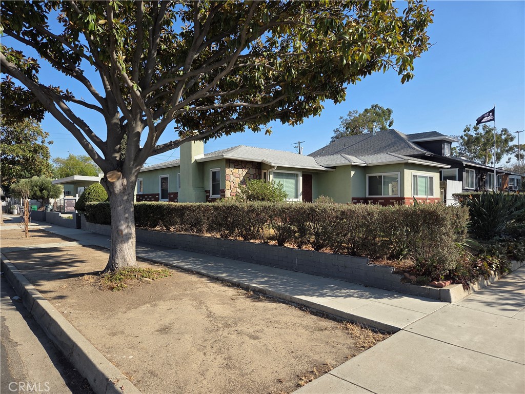 Residential for sale at 501 S Victoria, Corona CA featuring 3 beds and 1 bath