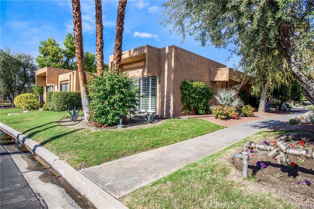 Residential for sale at 5784 Los Coyotes, Palm Springs CA featuring 2 beds and 2 baths
