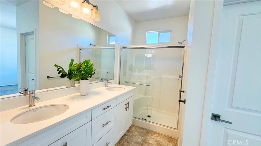 Residential Lease for rent at 936 Savi Drive 104, Corona, Riverside County CA featuring 3 beds and 4 baths