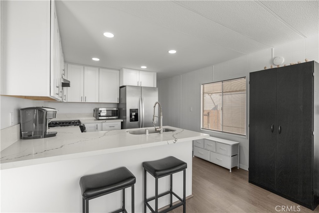 Manufactured In Park for sale at 27150 Shadel Road 122, Menifee CA featuring 2 beds and 1 bath