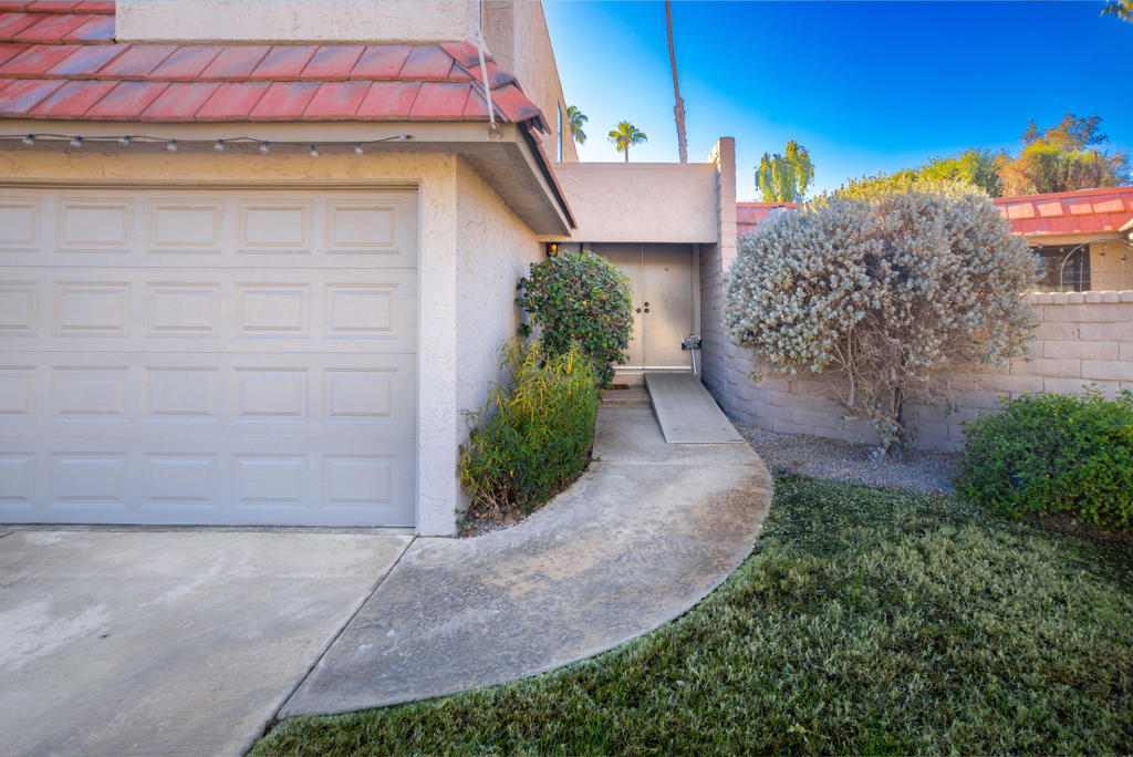 Residential for sale at 68355 Paseo Real 13, Cathedral City CA featuring 2 beds and 3 baths