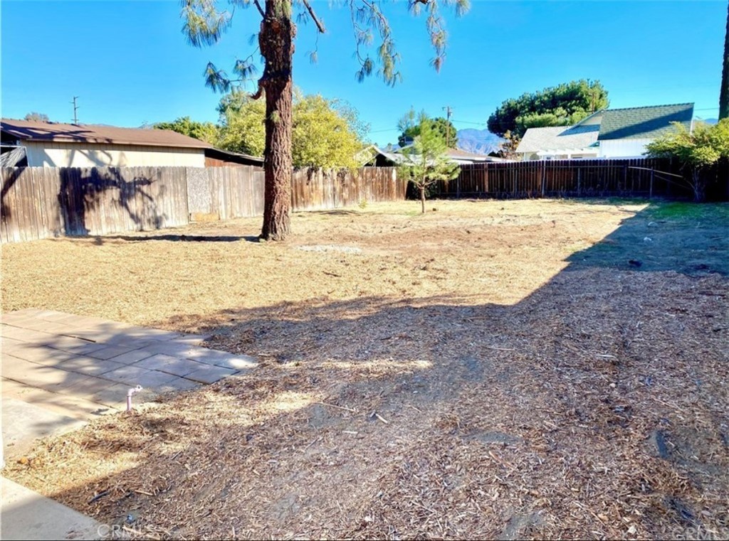Residential Lease for rent at 1418 Clay, Redlands CA featuring 2 beds and 1 bath