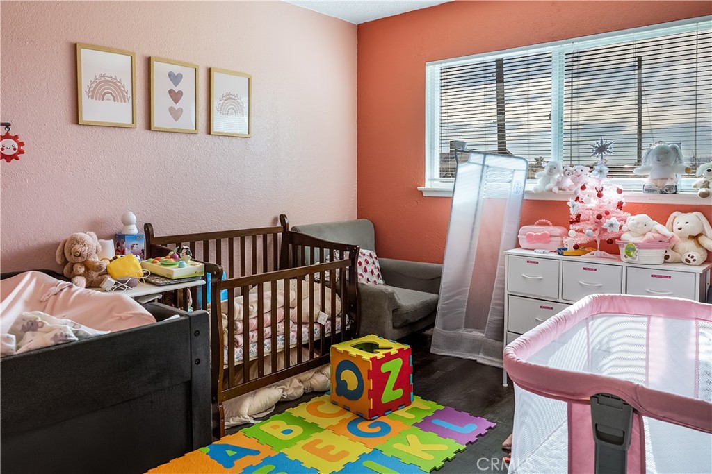 Residential for sale at 25298 Jade, Barstow CA featuring 3 beds and 1 bath