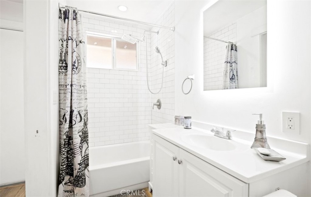 Residential for sale at 38587 E 9th Street, Palmdale CA featuring 3 beds and 1 bath