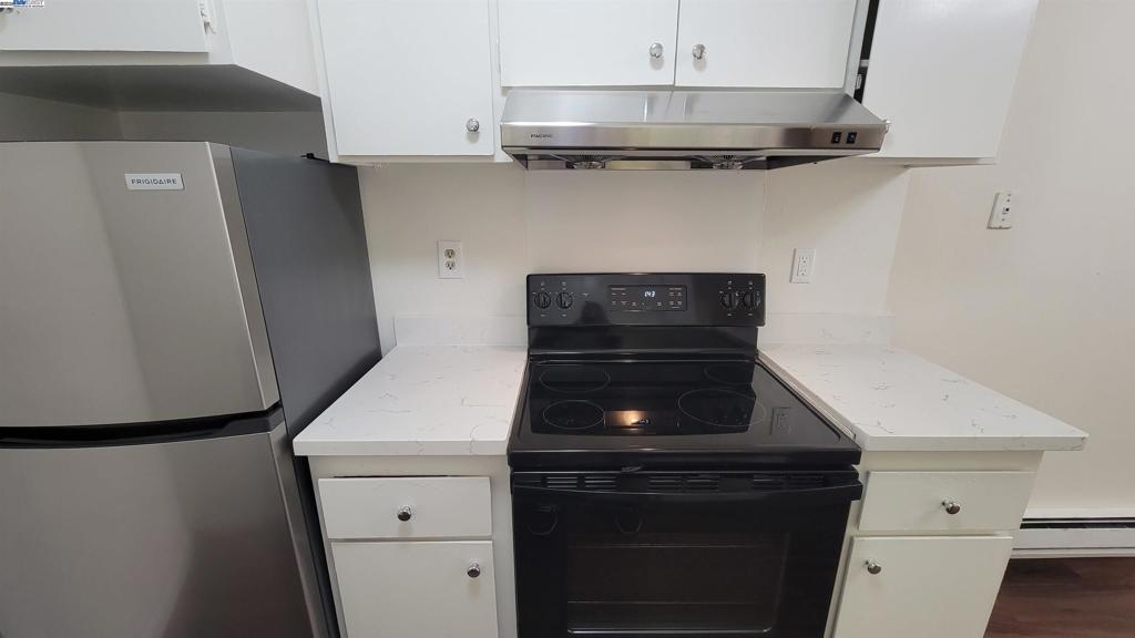 Residential for sale at 1321 Webster St D119, Alameda CA featuring 2 beds and 1 bath