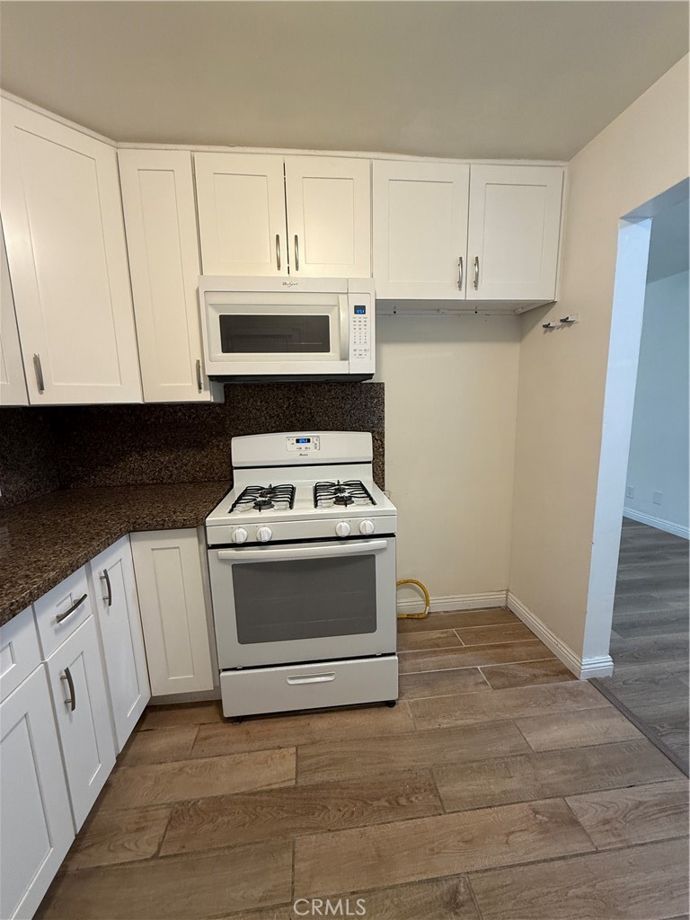 Residential Lease for rent at 14225 Newport, Tustin CA featuring 1 bed and 1 bath
