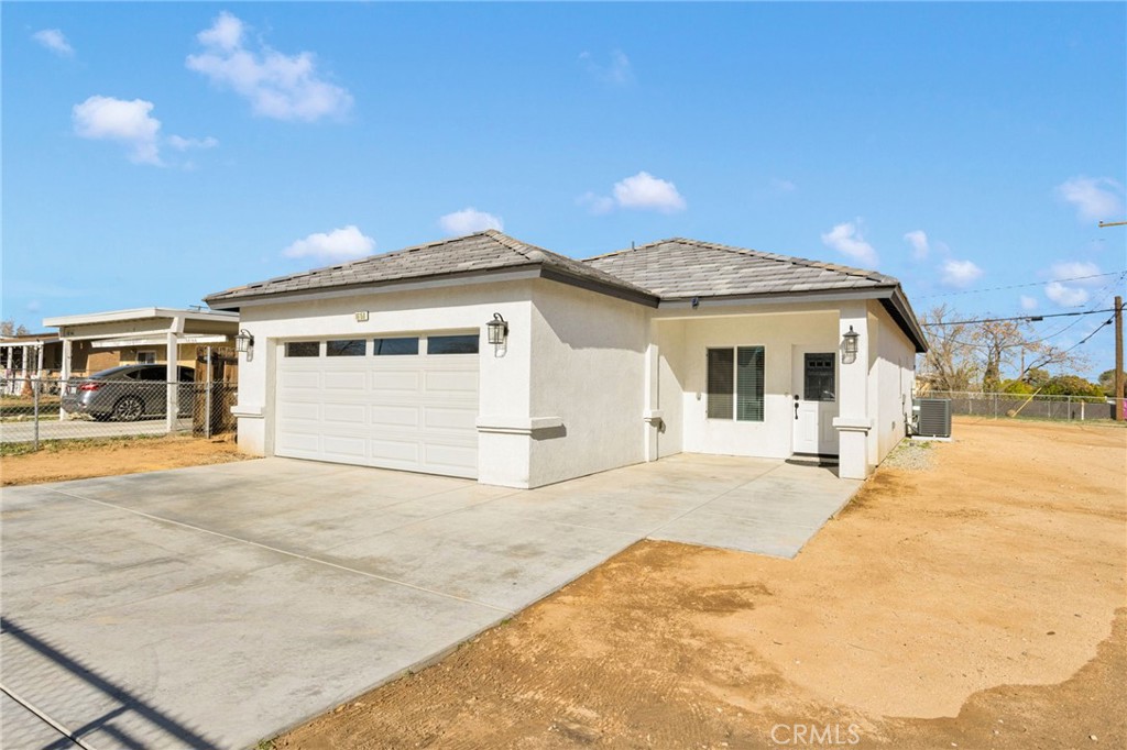 Residential for sale at 16150 Smoke Tree, Hesperia CA featuring 3 beds and 2 baths