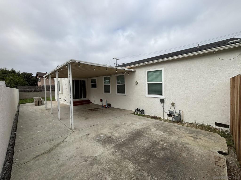 Residential Lease for rent at 364 J St., Chula Vista, San Diego County CA featuring 3 beds and 1 bath