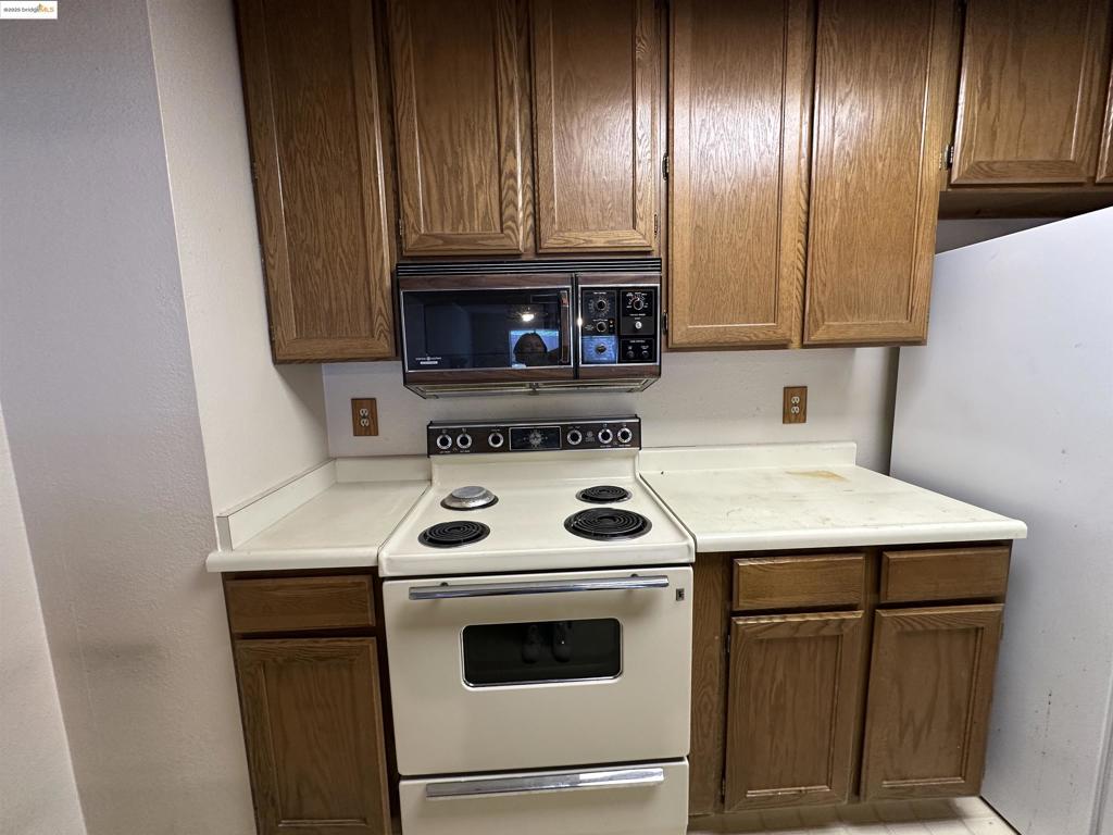 Residential for sale at 240 N Bayshore Blvd 303, San Mateo CA featuring 1 bed and 1 bath