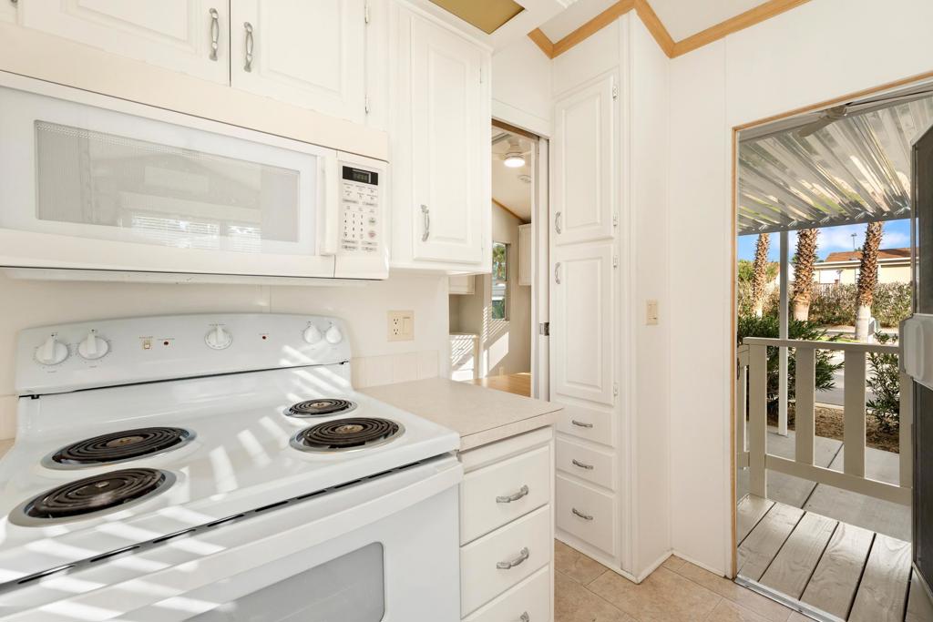 Manufactured In Park for sale at 16400 Bubbling Wells 210, Desert Hot Springs CA featuring 1 bed and 1 bath