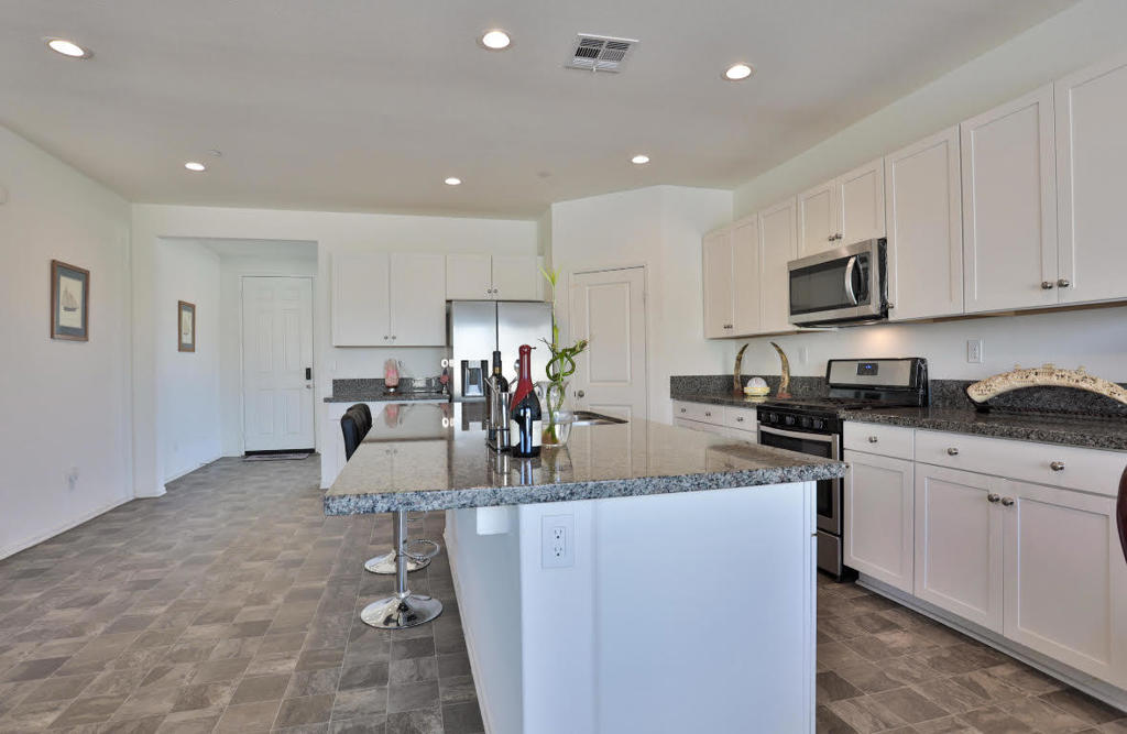 Residential Lease for rent at 84422 Calle Larriva, Coachella CA featuring 5 beds and 3 baths