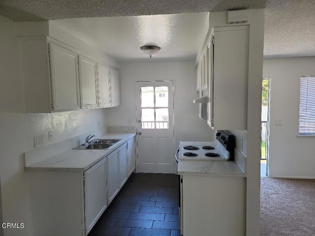 Residential Lease for rent at 1136 Chalmette Avenue, Ventura CA featuring 2 beds and 1 bath
