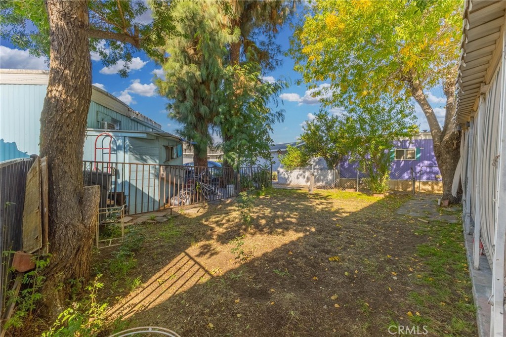 Manufactured In Park for sale at 2075 W Rialto 29, San Bernardino CA featuring 2 beds and 1 bath