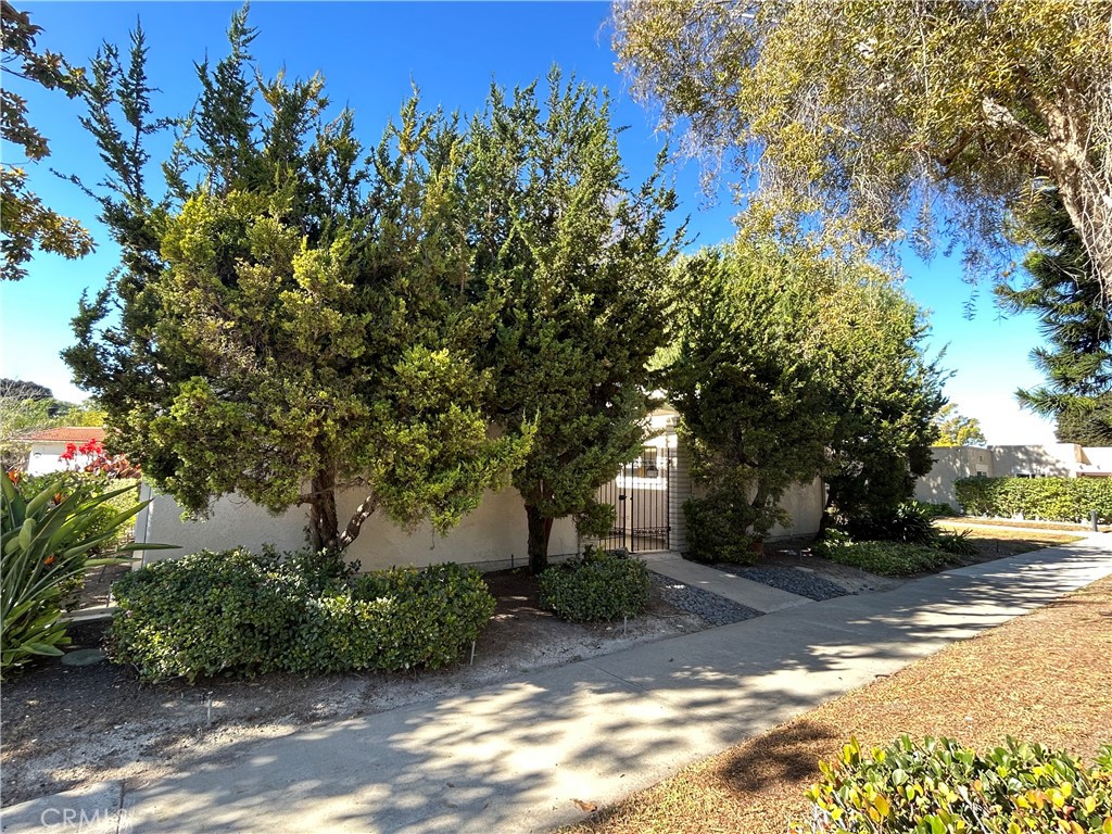 Residential for sale at 2335 Avenida Sevilla D, Laguna Woods CA featuring 2 beds and 2 baths