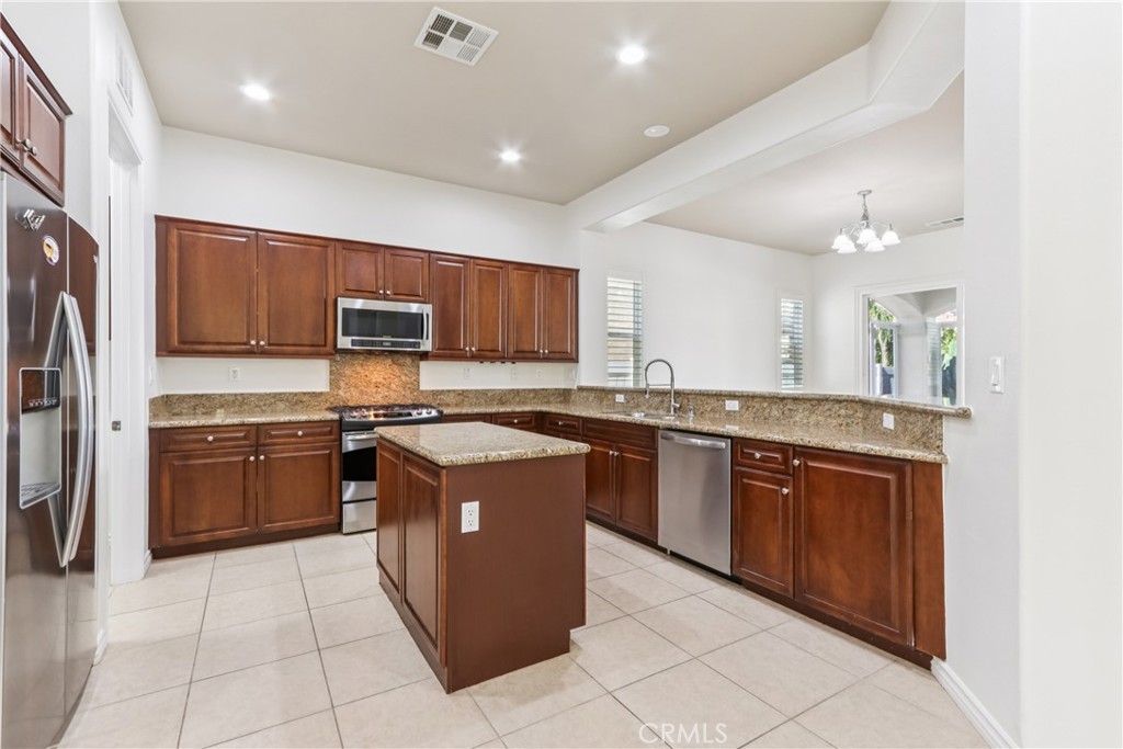 Residential for sale at 5036 Paseo Callado, Hemet CA featuring 3 beds and 3 baths