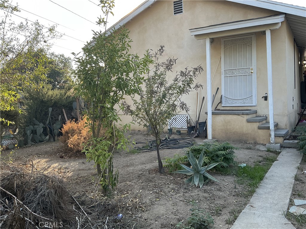 Residential for sale at 1452 Fairview, Colton CA featuring 3 beds and 3 baths