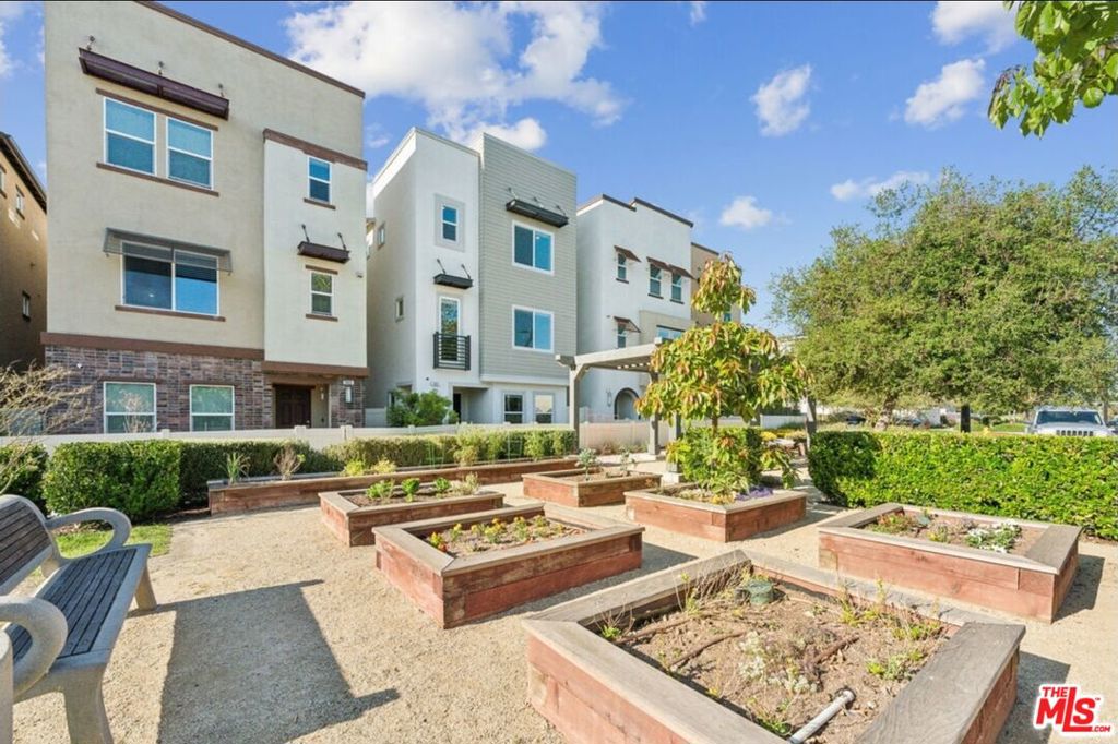 Residential Lease for rent at 605 Daniel Freeman Circle, Inglewood CA featuring 4 beds and 4 baths