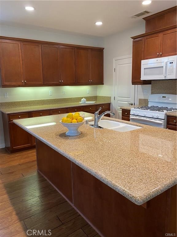 Residential Lease for rent at 126 Cascade, Beaumont CA featuring 2 beds and 2 baths