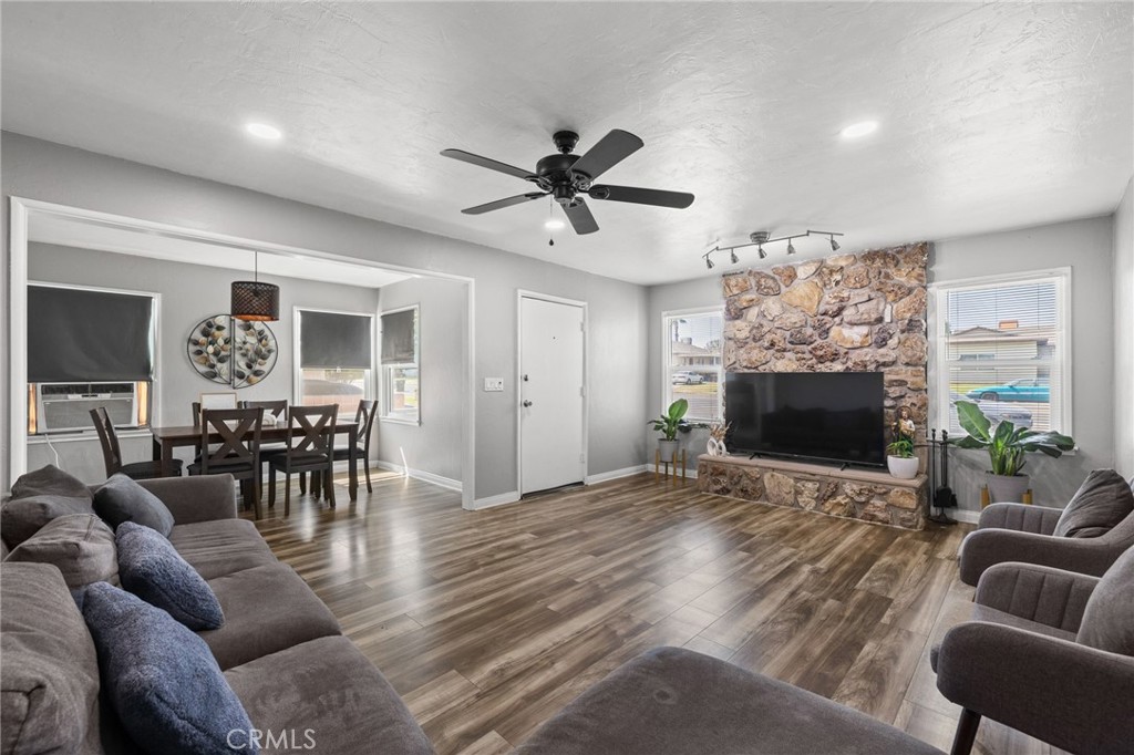 Residential for sale at 321 Circle Drive, Bakersfield CA featuring 3 beds and 1 bath