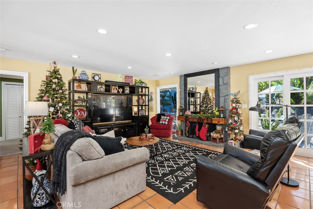 Residential Lease for rent at 2621 Via Cascadita, San Clemente CA featuring 4 beds and 2 baths