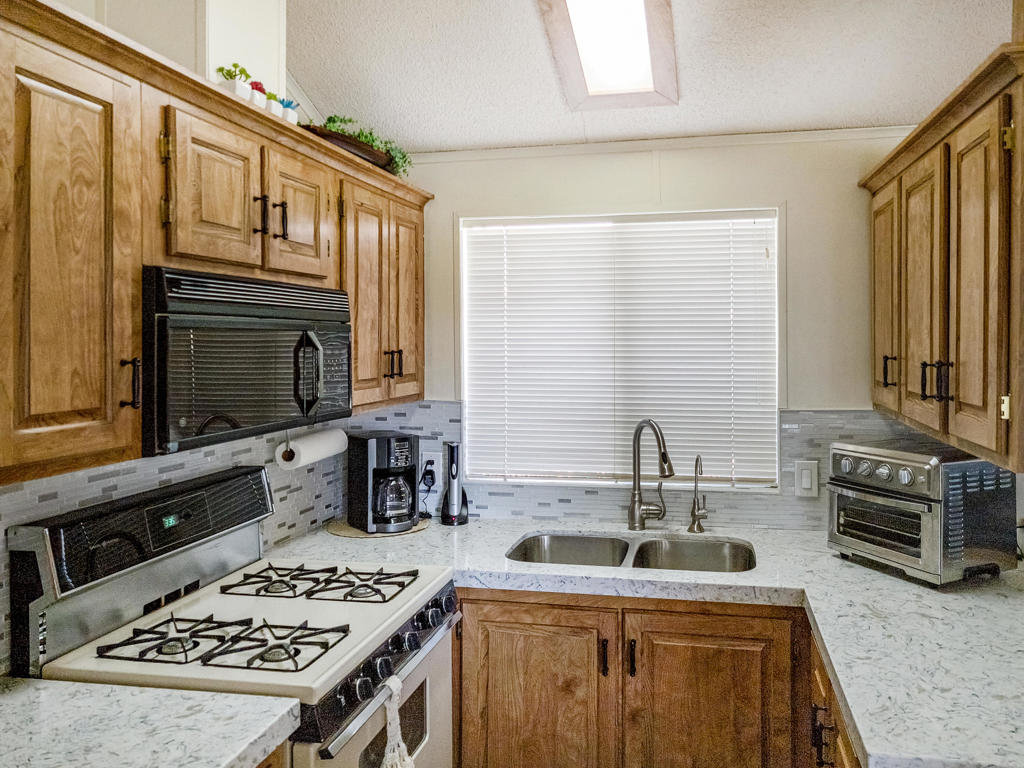 Manufactured In Park for sale at 70200 Dillon Road 160, Desert Hot Springs CA featuring 1 bed and 1 bath