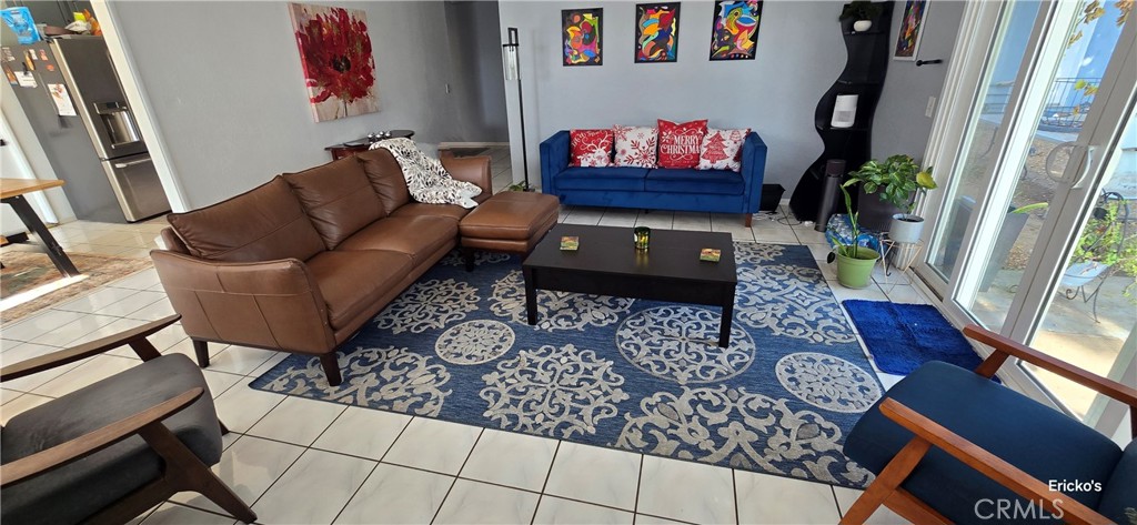 Residential Lease for rent at 240 ROOM E Shady Grove, Riverside CA featuring 4 beds and 2 baths