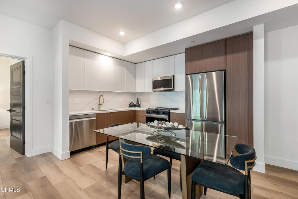 Residential for sale at 139 S Oak Knoll Avenue 203, Pasadena CA featuring 2 beds and 2 baths