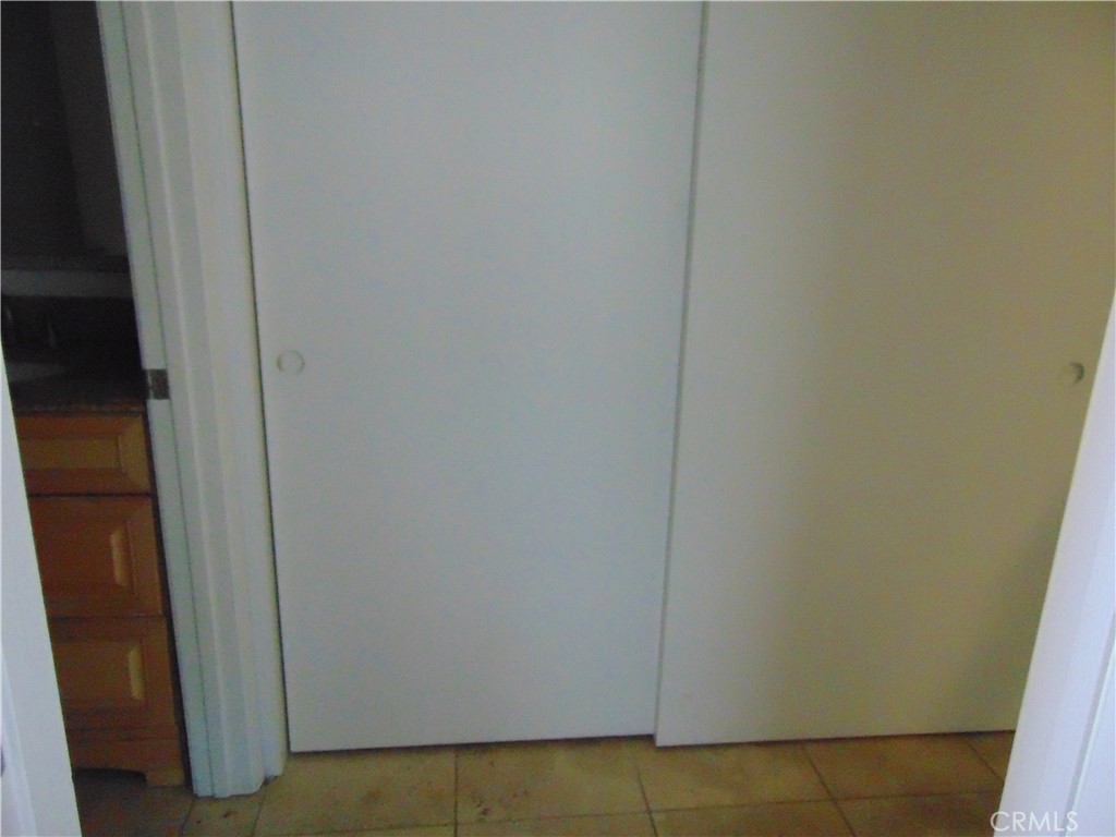 Residential Lease for rent at 182 Tangelo, Irvine CA featuring 1 bed and 1 bath