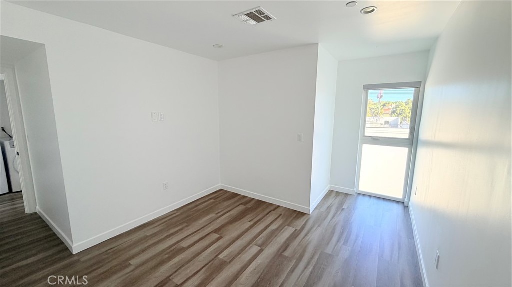 Residential Lease for rent at 1416 S Cloverdale, Los Angeles, Los Angeles County CA featuring 3 beds and 3 baths