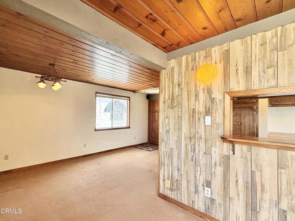 Residential Lease for rent at 106 Los Angeles Avenue, Oxnard CA featuring 1 bed and 1 bath