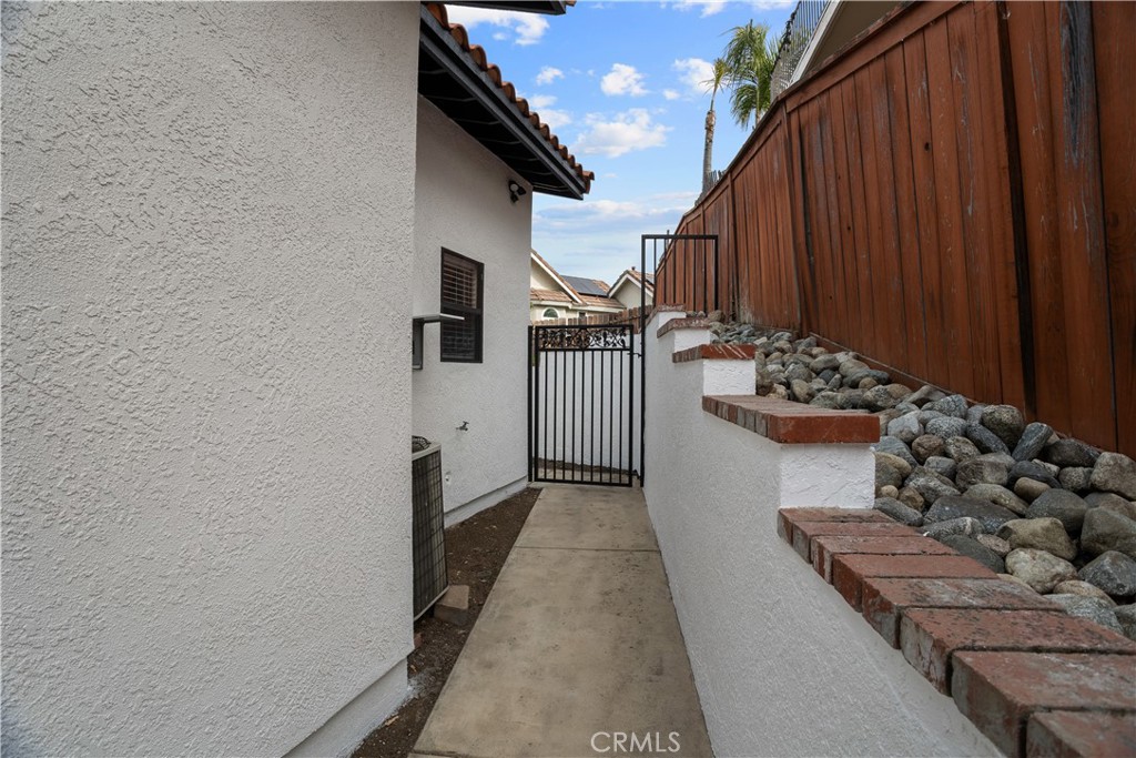 Residential Lease for rent at 29566 Big Range 2, Canyon Lake CA featuring 1 bed and 1 bath