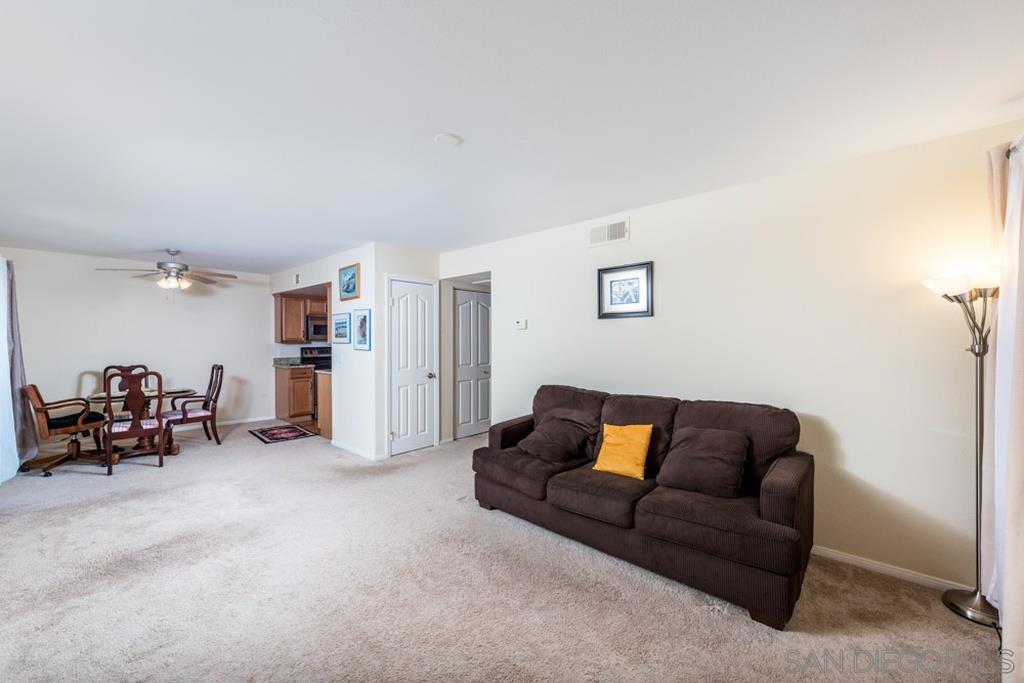 Residential Lease for rent at 14990 Avenida Venusto 36, San Diego CA featuring 2 beds and 1 bath