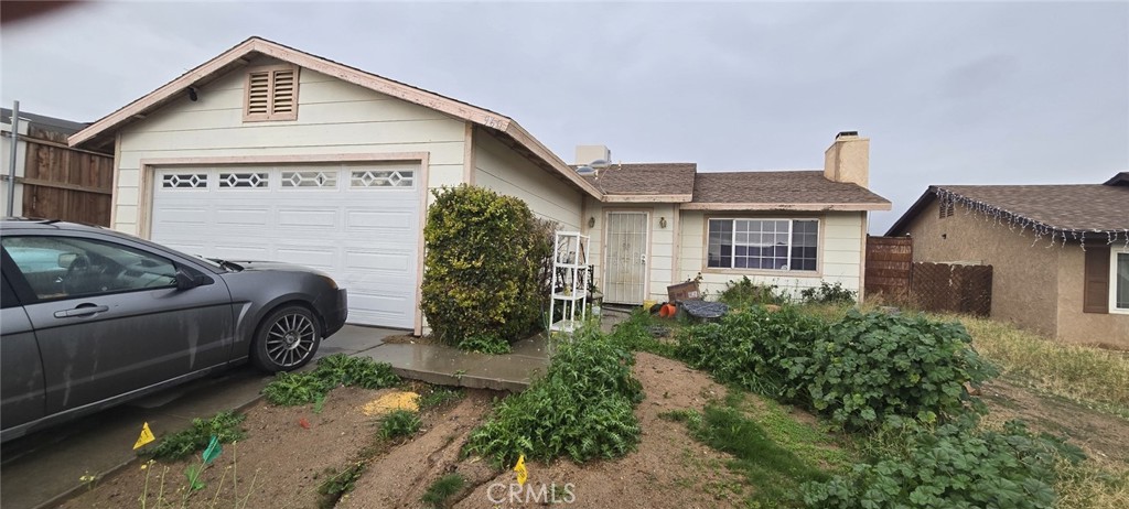 Residential for sale at 960 Granada Hill, Barstow CA featuring 3 beds and 2 baths