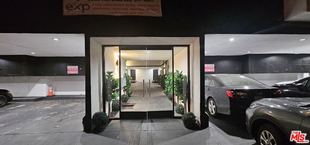 Residential Lease for rent at 465 S Le Doux Road, Los Angeles, Los Angeles County CA featuring 1 bed and 1 bath