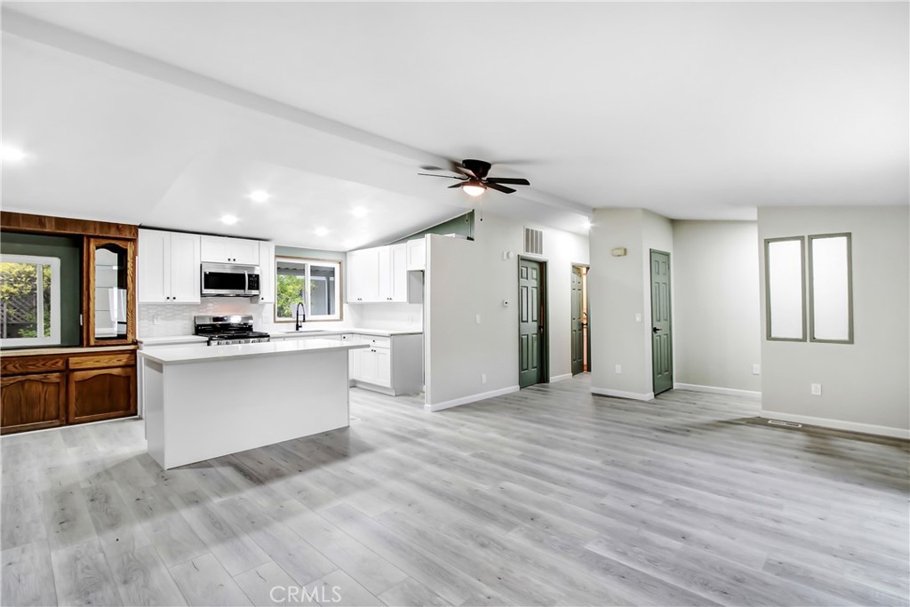 Residential for sale at 38619 Calle De La Siesta, Murrieta CA featuring 3 beds and 2 baths