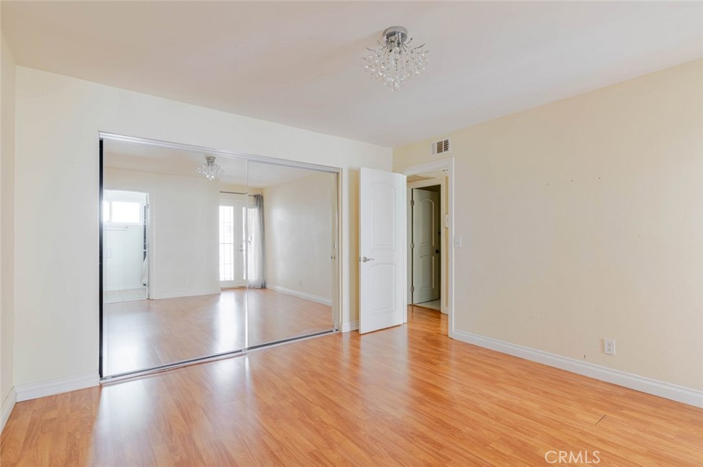 Residential Lease for rent at 909 E Garfield 3, Glendale CA featuring 2 beds and 2 baths