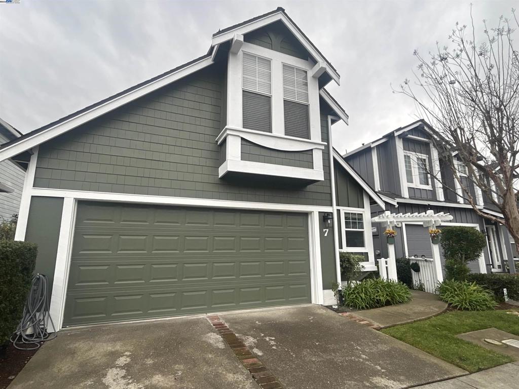 Residential for sale at 7 Cliff Walk, Vallejo CA featuring 3 beds and 3 baths