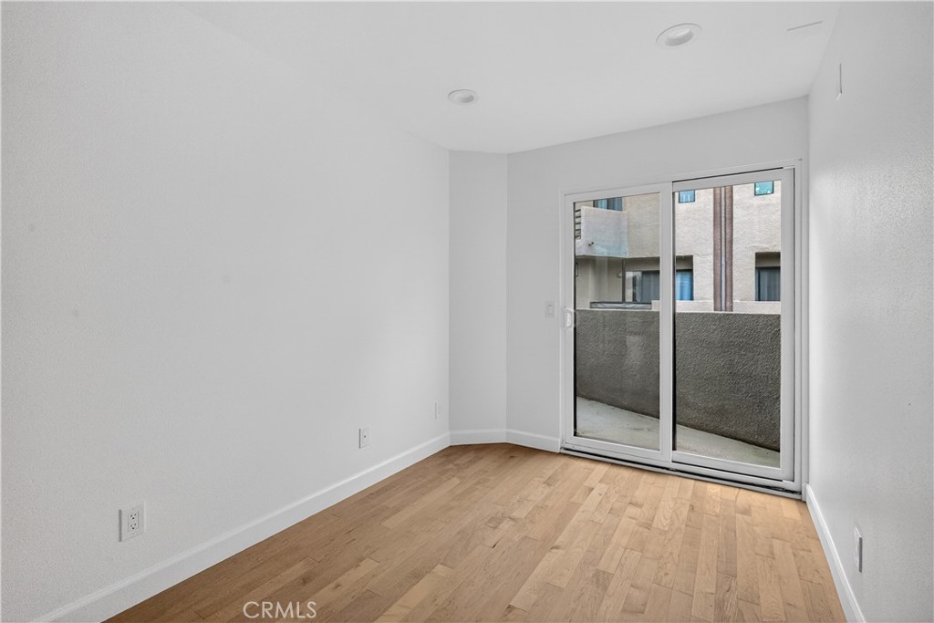 Residential Lease for rent at 1878 N Alvarado, Los Angeles, Los Angeles County CA featuring 3 beds and 3 baths