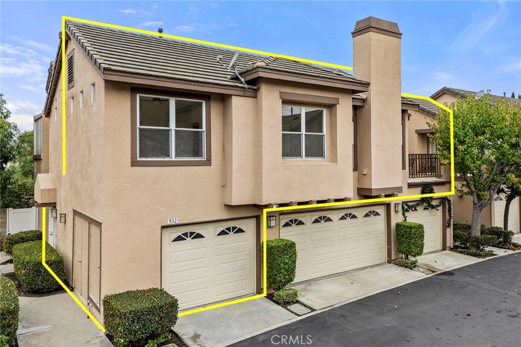 Residential for sale at 932 S Country Glen, Anaheim CA featuring 2 beds and 2 baths