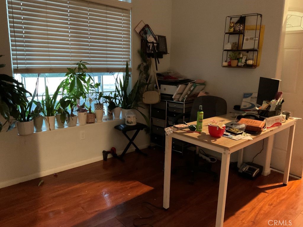 Residential Lease for rent at 11546 Hickory Avenue, Hesperia CA featuring 3 beds and 1 bath