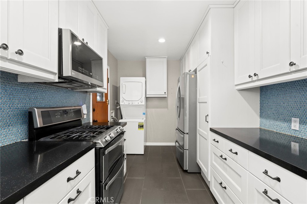 Residential for sale at 2117 N Screenland, Burbank CA featuring 2 beds and 1 bath