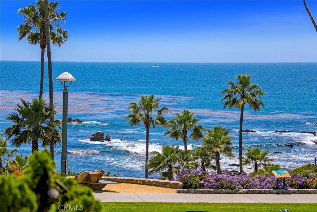 Residential Lease for rent at 376 Cliff Drive E, Laguna Beach CA featuring 2 beds and 2 baths