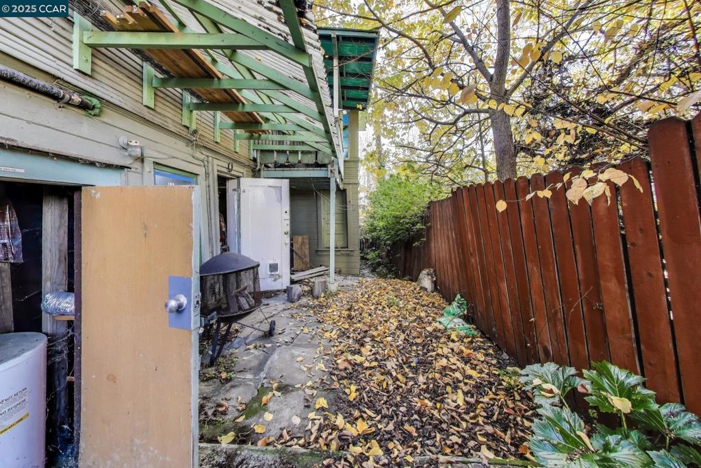 Residential Income for sale at 170 Vernon Ter, Oakland CA