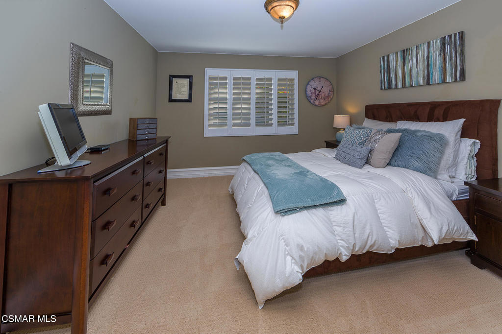 Residential Lease for rent at 1906 Sunshine Court, Thousand Oaks CA featuring 3 beds and 2 baths