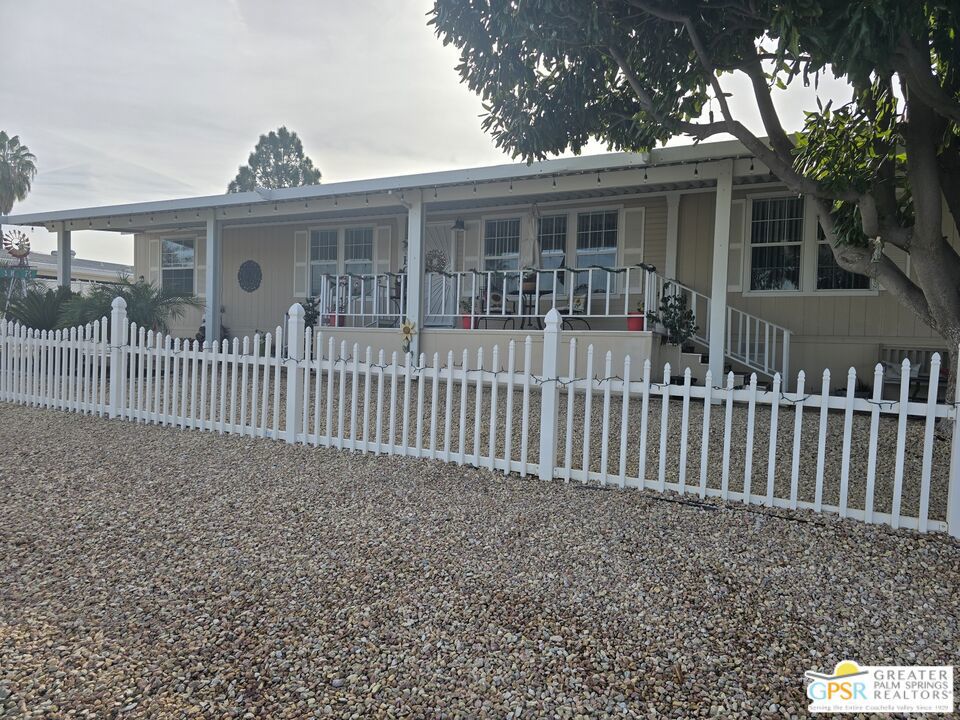 Manufactured In Park for sale at 26012 Chelsea Way, Hemet CA featuring 3 beds and 2 baths